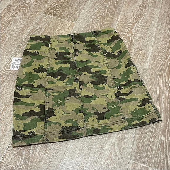 Free People Khaki Army Green Camo Modern Femme Mini Skirt US 6/ UK 10 BNWT - Picture 5 of 6